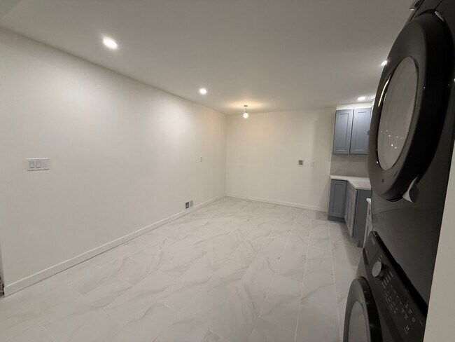 Foto del edificio - 476 Willow Rd W