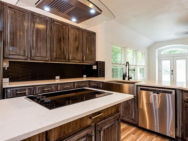 Building Photo - 2405 Equestrian Trail