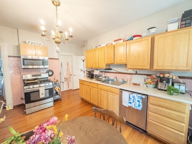 Building Photo - 52 Fayette St
