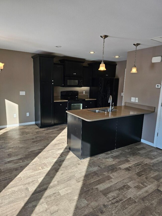 Foto del edificio - 949 Madison Ln