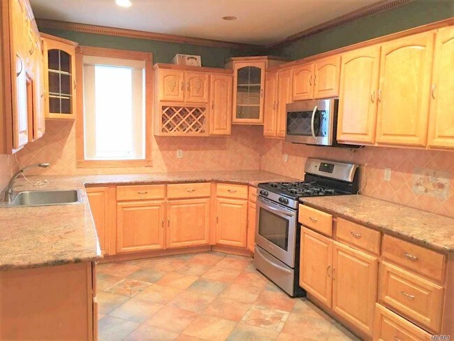 Building Photo - 1319-1384 84th St