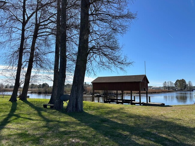 Foto del edificio - 3 Bedroom Canal Front