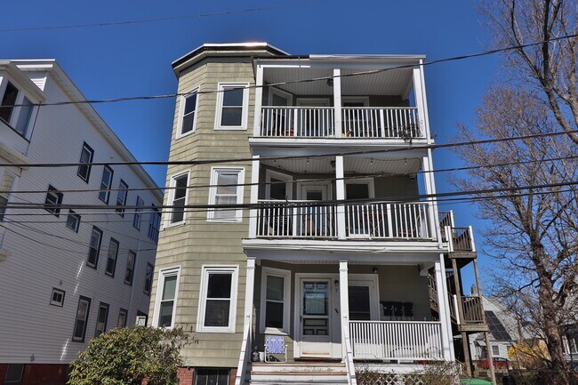 Building Photo - 7 Ashland St