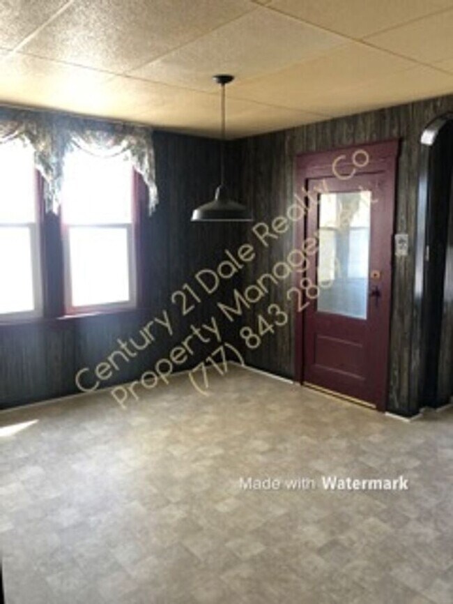 Building Photo - 3 Bedroom Home in Red Lion School District