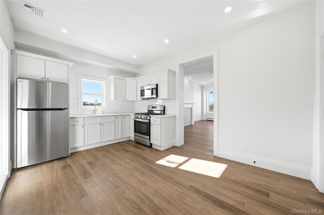 Foto del edificio - 13 W Hoffman Ave