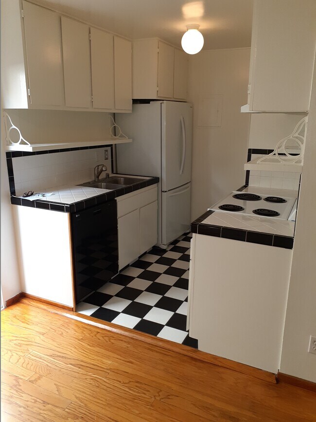 Cocina del primer piso - 3512 Pacific Ave
