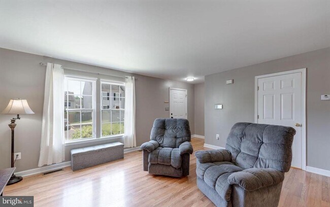 Foto del edificio - 833 Gallows Ct