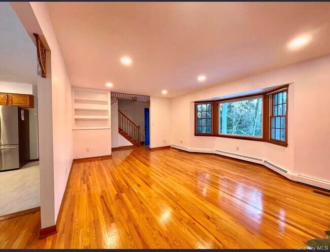 Foto del edificio - 214 Old Town Rd