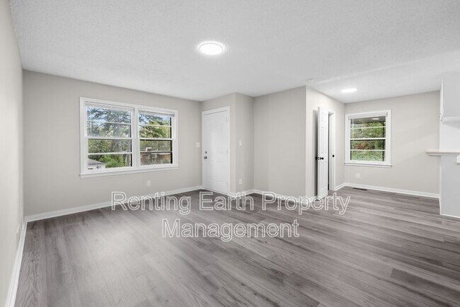 Foto del edificio - 737 84th Pl S