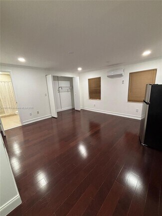 Building Photo - 645 NW 7th Ave