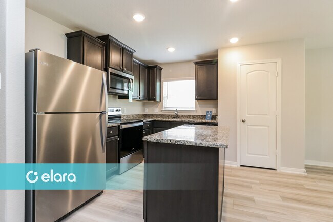 Foto del edificio - 10502 Sweetwater Creek Dr