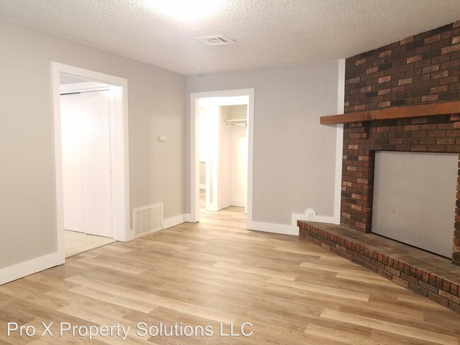 Building Photo - 1904 John F Kennedy St