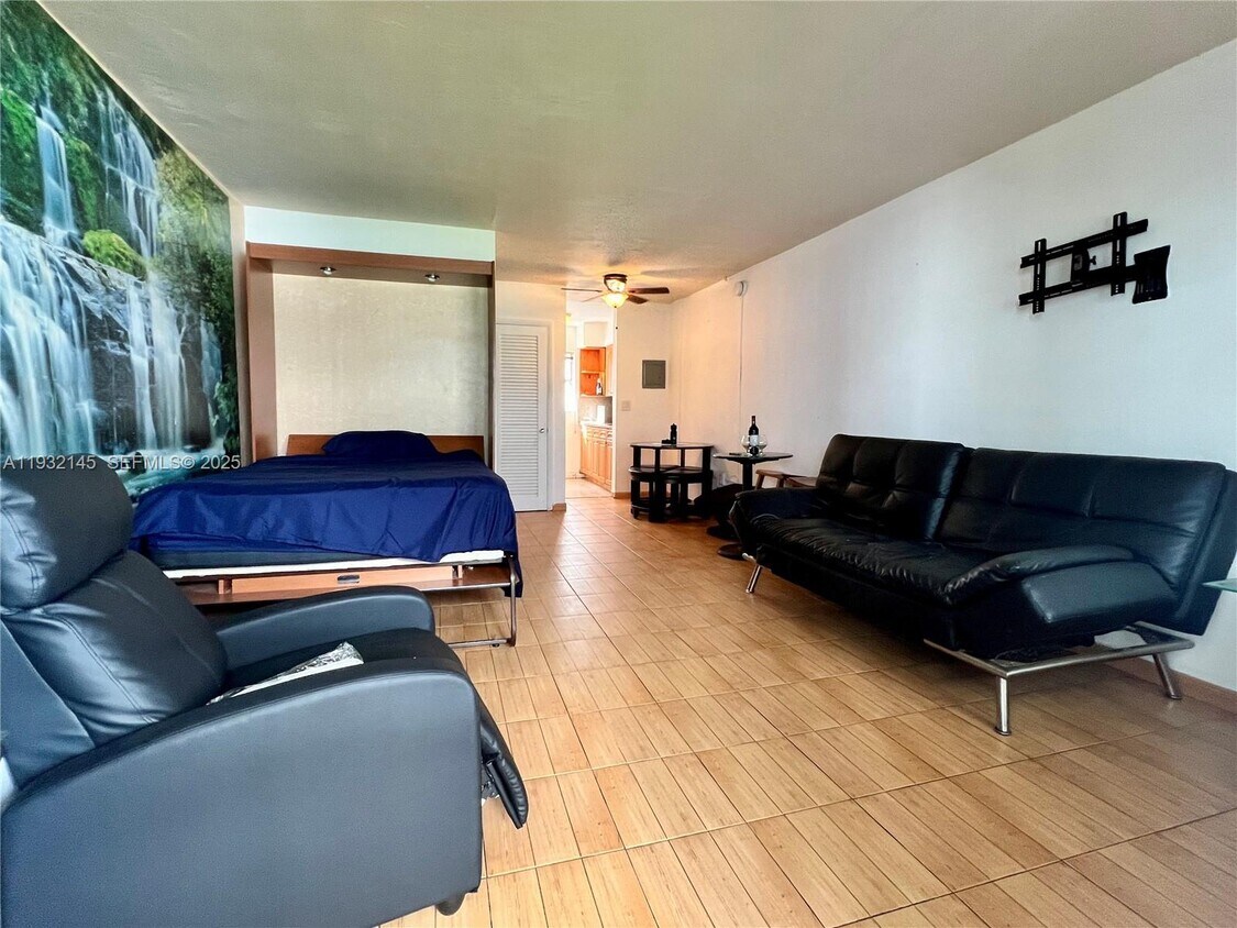 Foto del edificio - 7434 Harding Ave