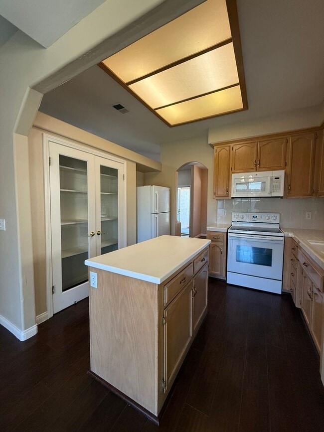 Building Photo - 5704 Pine Canyon Dr