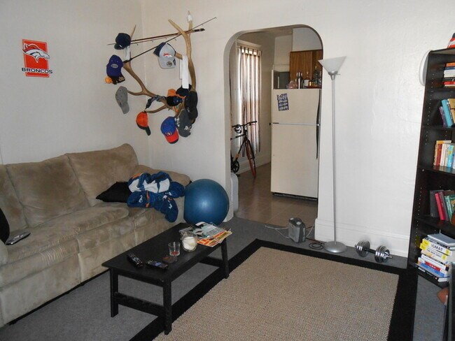 Foto del edificio - Amazing 1 Bedroom 1 Bath Apartment Near Ci...