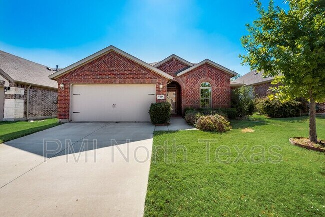 Foto del edificio - 2404 Sun Creek Dr