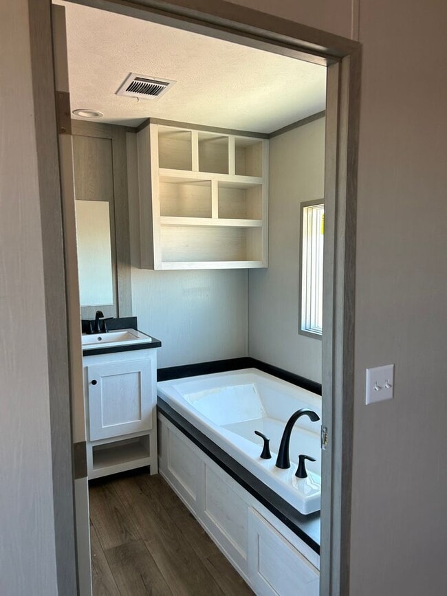 Building Photo - 2 bed 2 bath / horse facility.