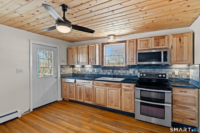 Building Photo - 95 Ashland St