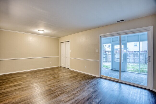 Foto del edificio - 5721 E Hastings Arch