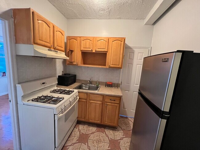 Kitchen - 2839 36th St
