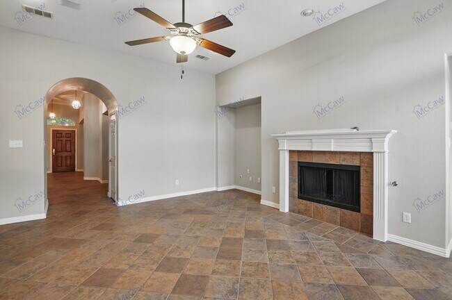 Foto del edificio - 1210 Surrey Ln