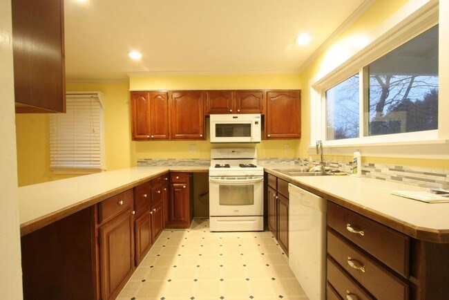 Foto del edificio - 1425 Pleasant St
