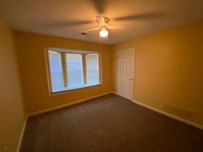 Building Photo - 4029 Wood Hearth Cove