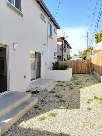 Building Photo - 208 N Carondelet St