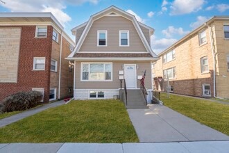 Building Photo - 2618 73rd Ave