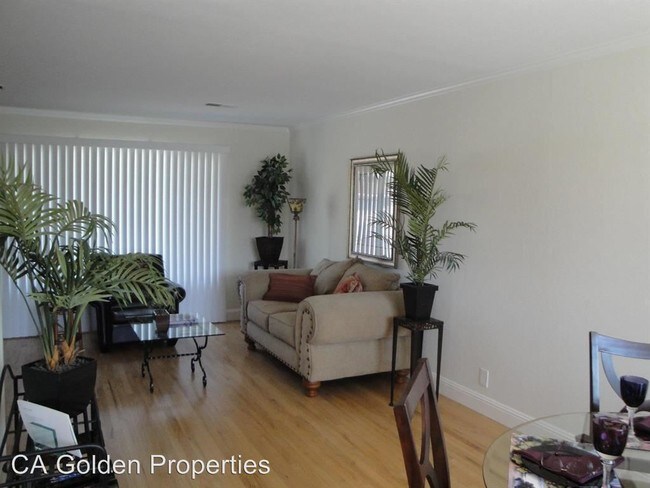 Building Photo - 1767 Mount Rushmore Dr