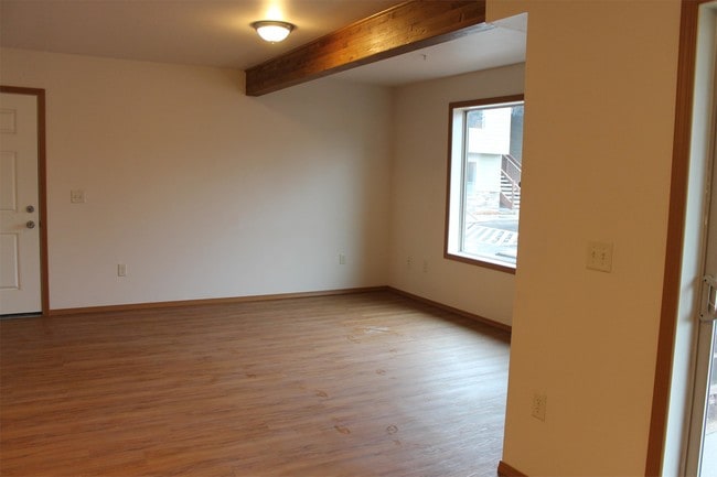 Building Photo - 1410 Worden Ave