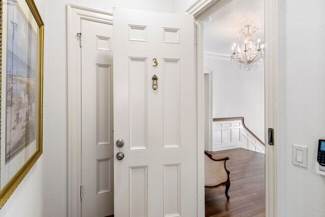 Foto del edificio - Historic Luxury Living