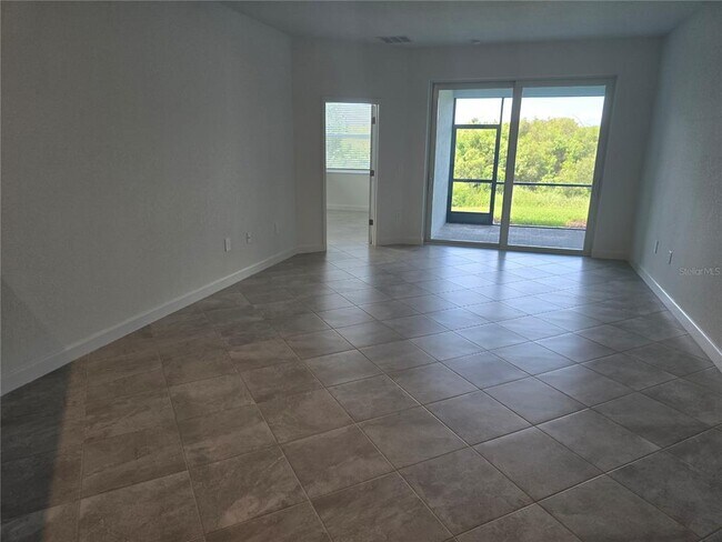 Foto del edificio - 8469 Shr Lk Dr