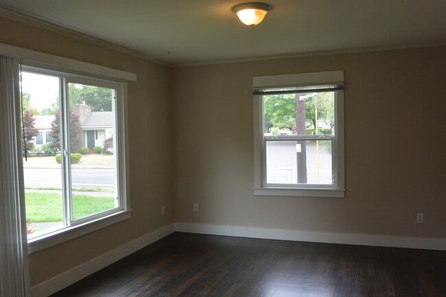 Photo - 3600.3602e.Evergreen Apartment