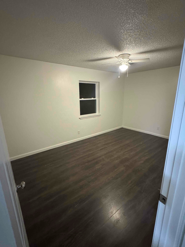 Foto del edificio - 713 E Clinton Pl