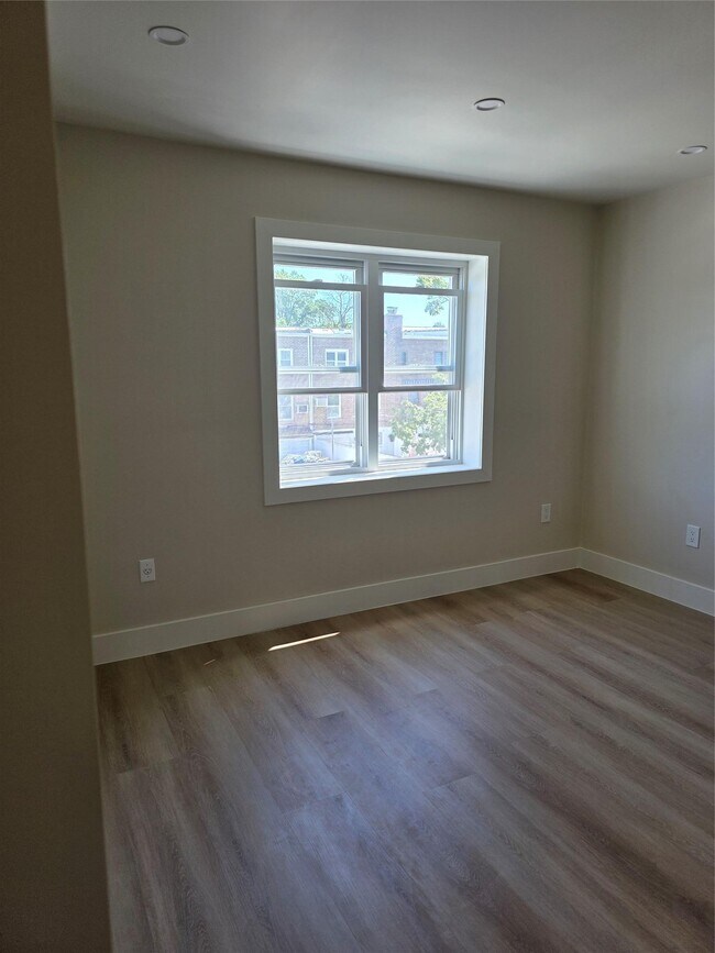 Foto del edificio - 63-31 76th St