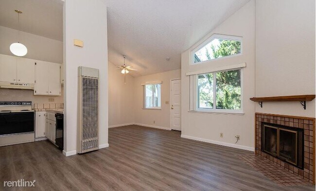 Foto del edificio - 2 br, 2 bath Townhome - 101 E Rittenhouse St
