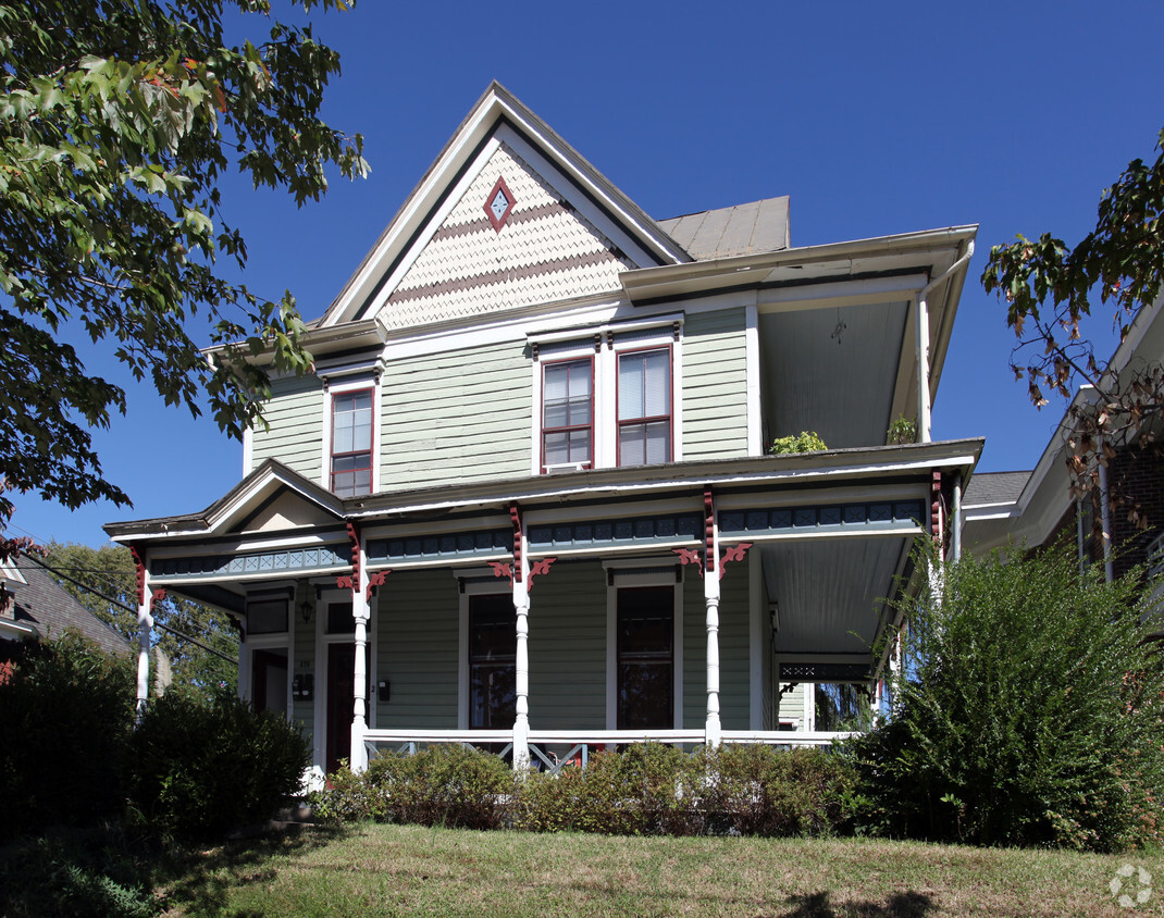 Building Photo - 379 Walnut Ave