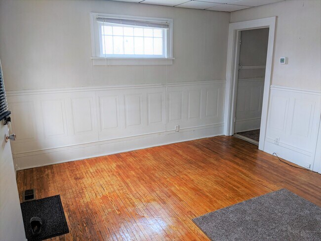 Living Space - 633 3rd St