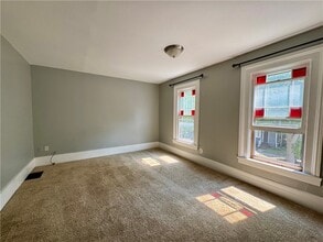 Building Photo - 39 Edmonds St