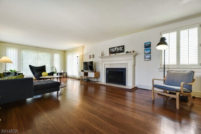 Foto del edificio - 869 Ridgewood Rd