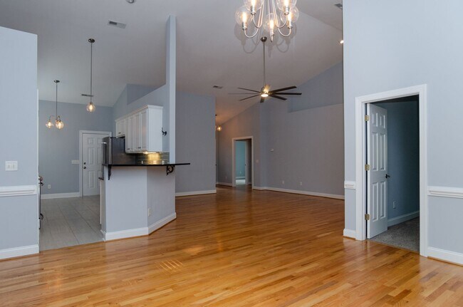 Foto del edificio - 206 Hanging Moss Ct