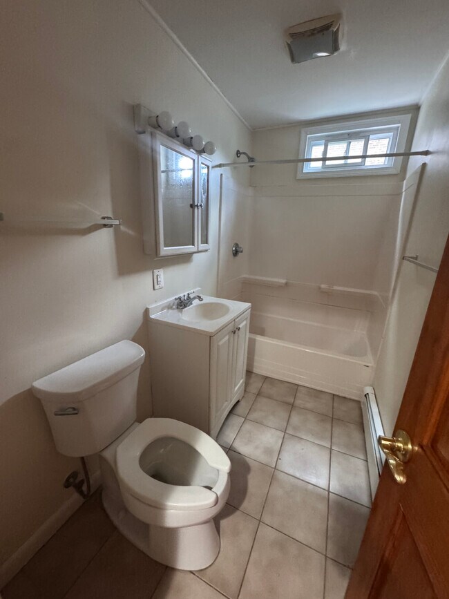 Foto del edificio - 8 Dudley St
