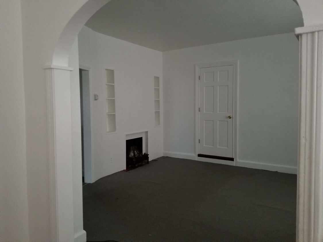 Living room - 969 Nathaniel Rd