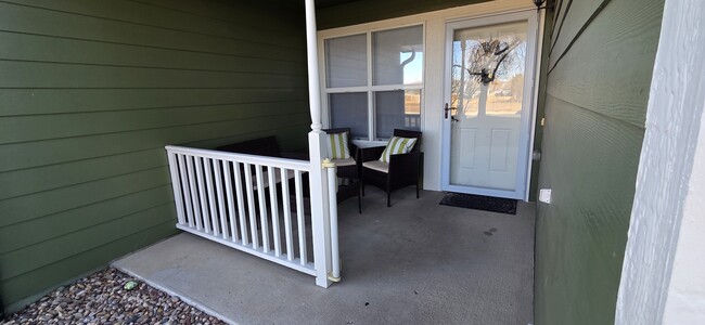 Building Photo - 721 Waterglen Dr