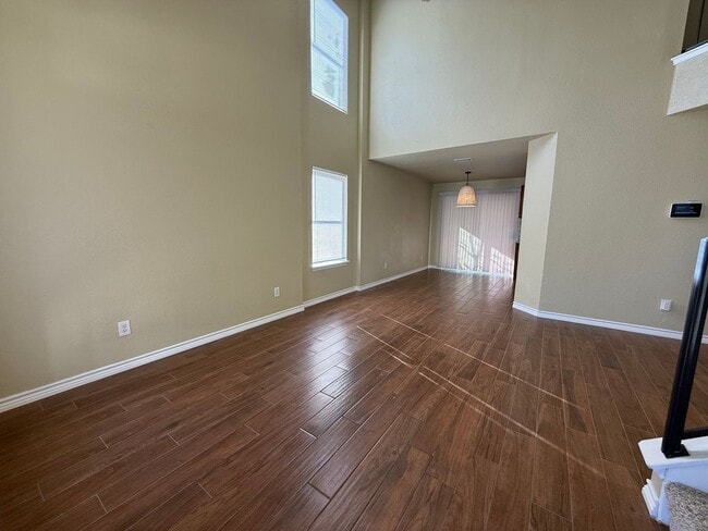 Foto del edificio - 1305 Fox Creek Dr