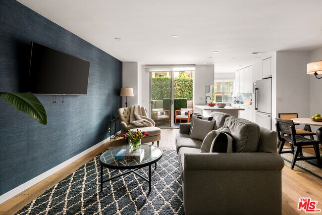 Foto del edificio - 7250 Franklin Ave