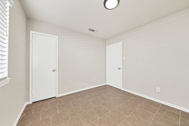 Building Photo - 18726 Parfield Ln