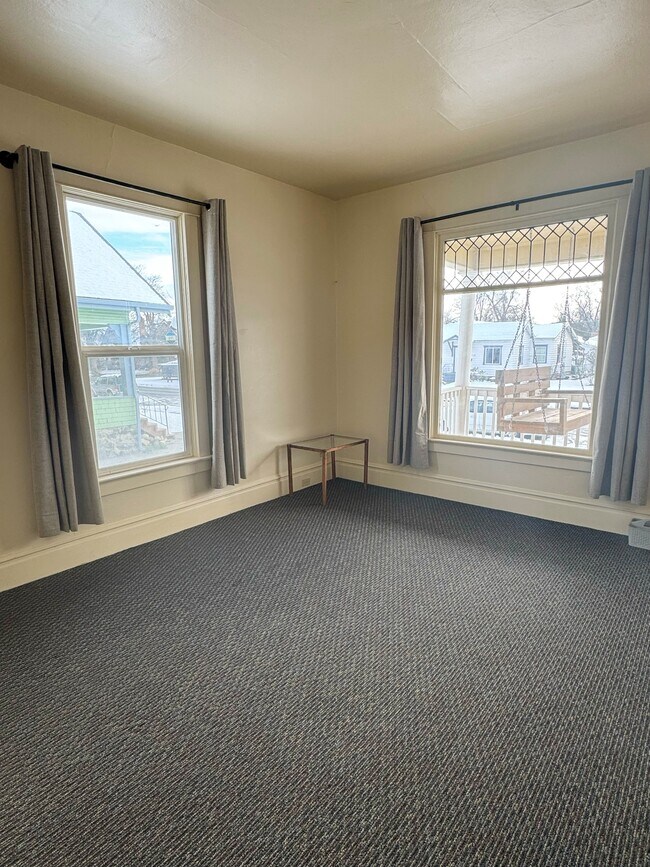 Foto del edificio - 1107 E Augusta Ave