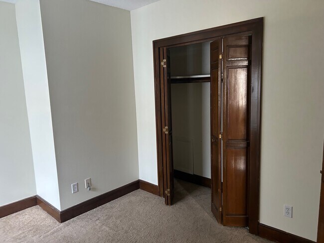 Foto del edificio - 2432 Stevens Ave